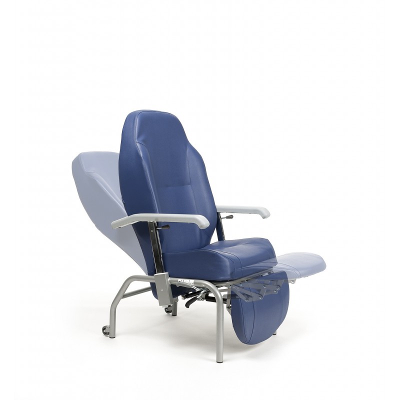 NORMANDIE 2F fotel geriatryczny z niezależną regulacją kąta oparcia i łydek